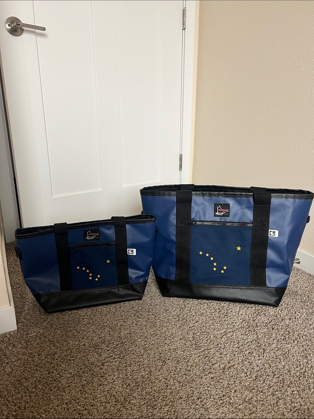 NOMAR Alaska Tote bags